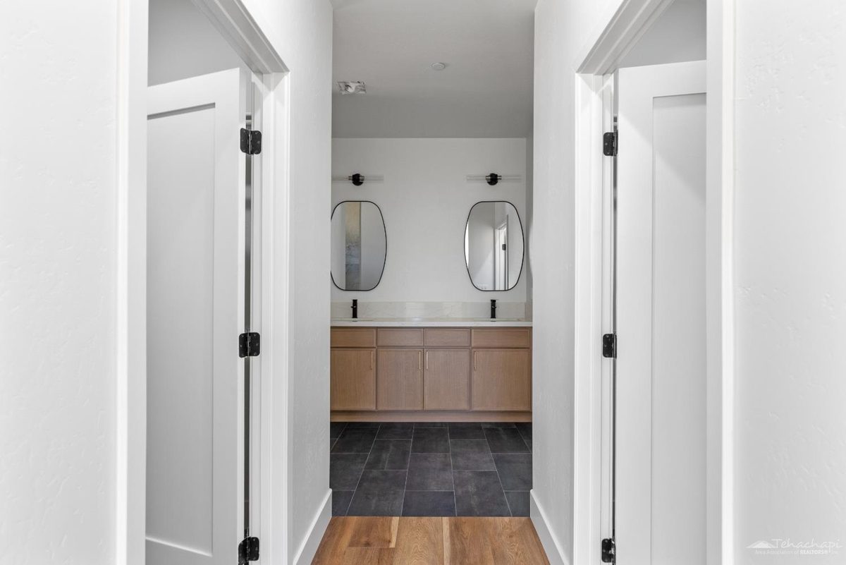 21204 Stage Dr property photo 11