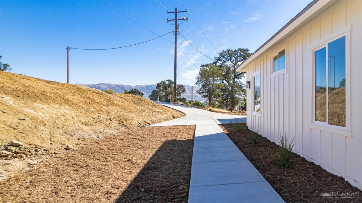 21204 Stage Dr property photo 21
