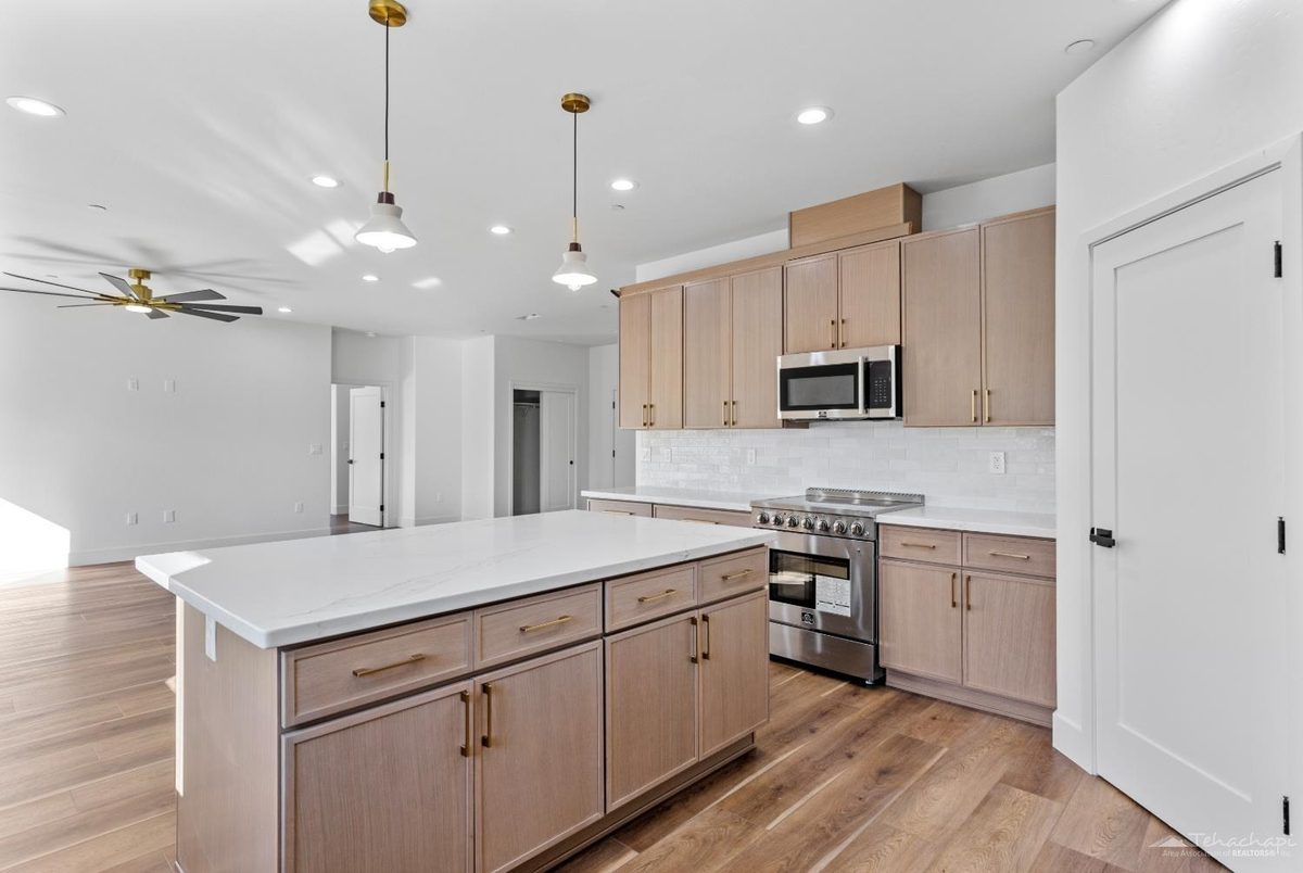 21204 Stage Dr property photo 4