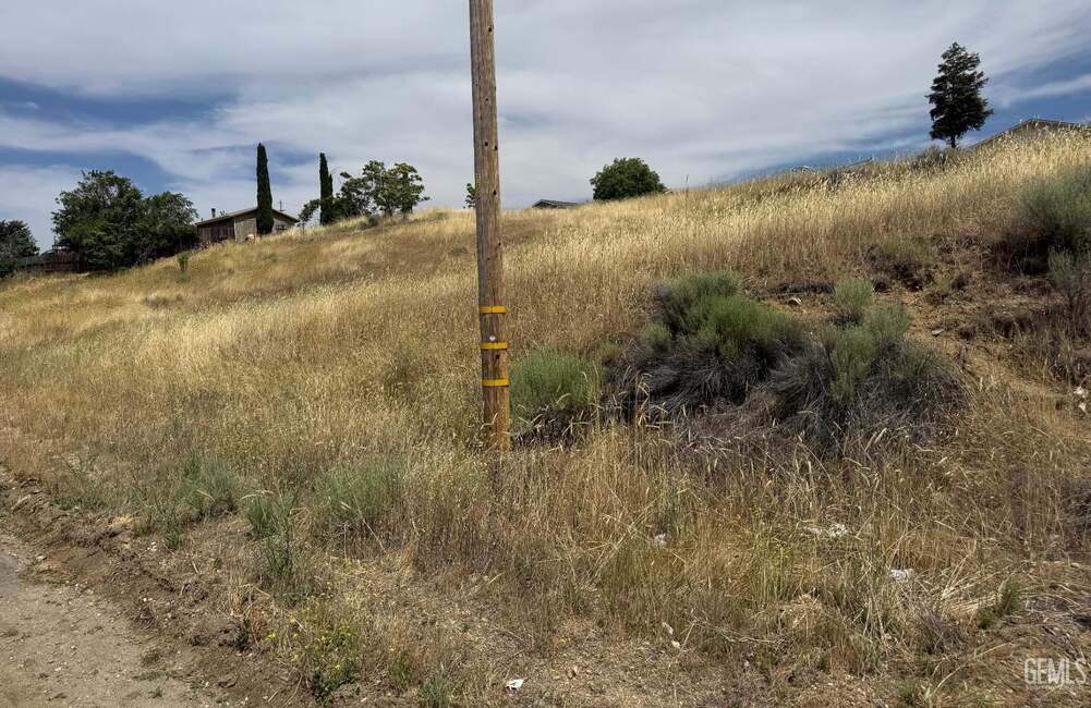 22208 Mariposa Road, Tehachapi
