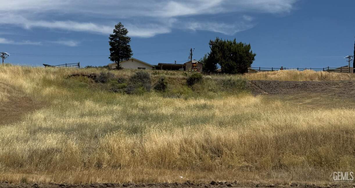 22208 Mariposa Road property photo 6