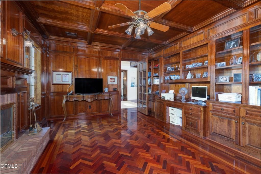 2300 Weybridge Dr property photo 14