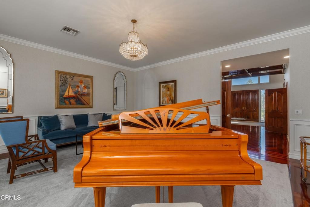 2300 Weybridge Dr property photo 28