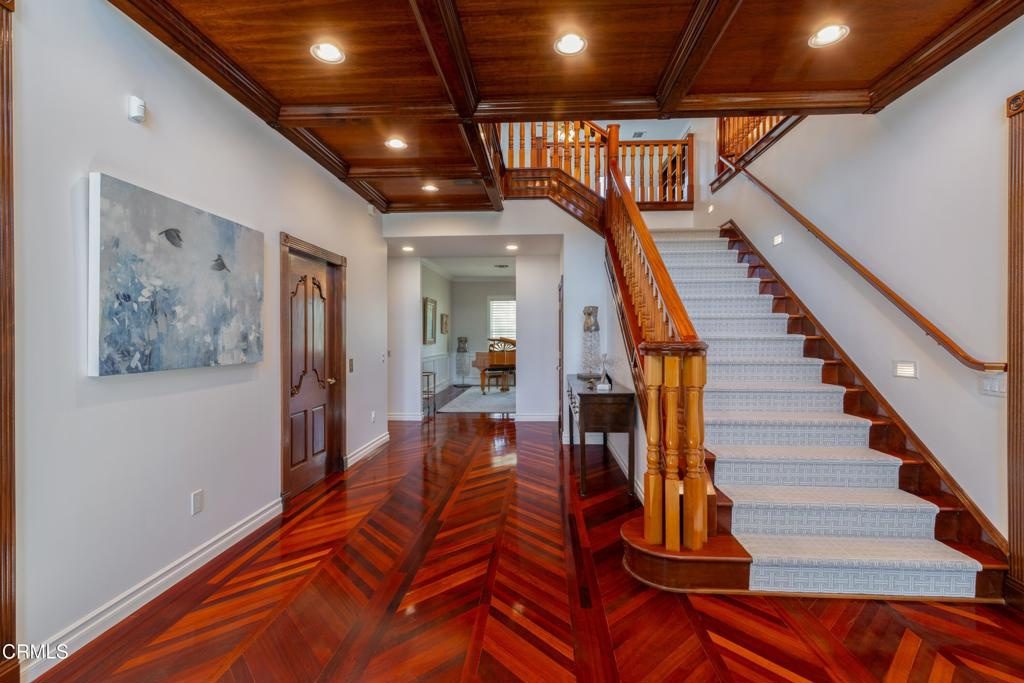 2300 Weybridge Dr property photo 8