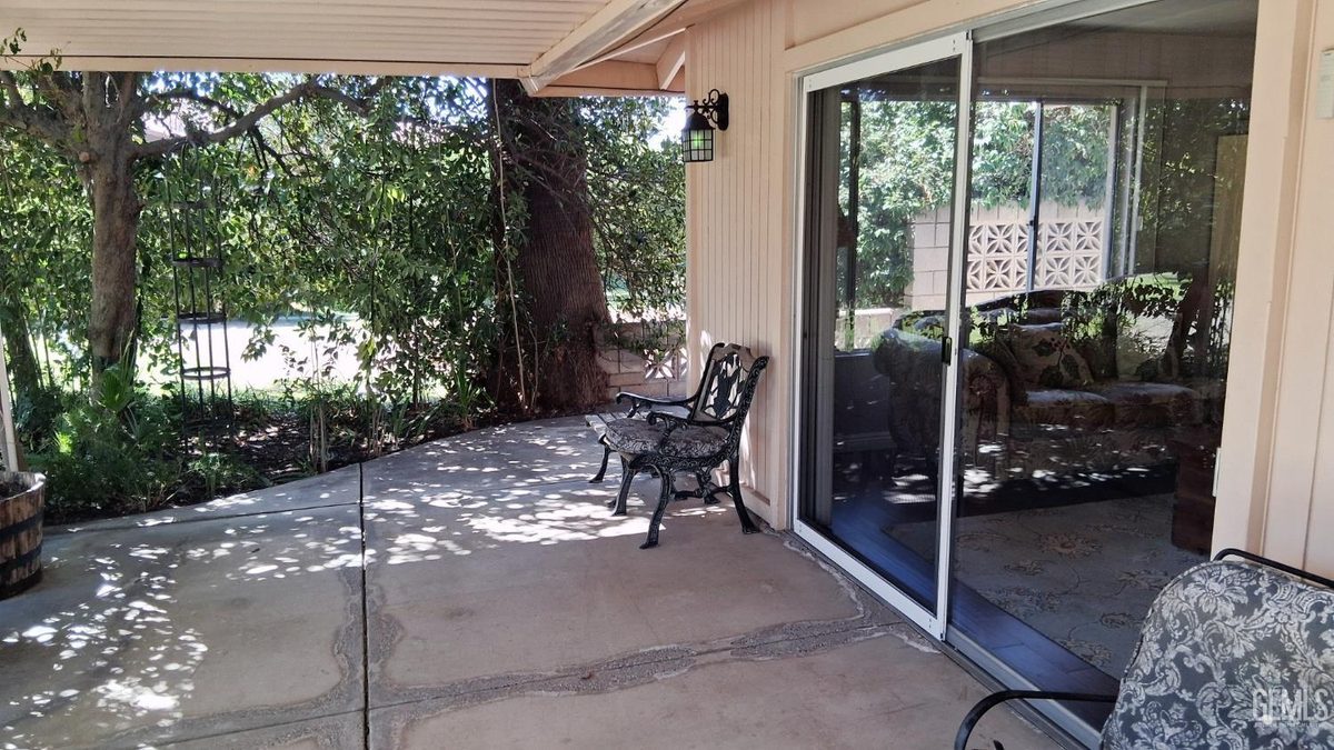2901 Summit Cir property photo 27