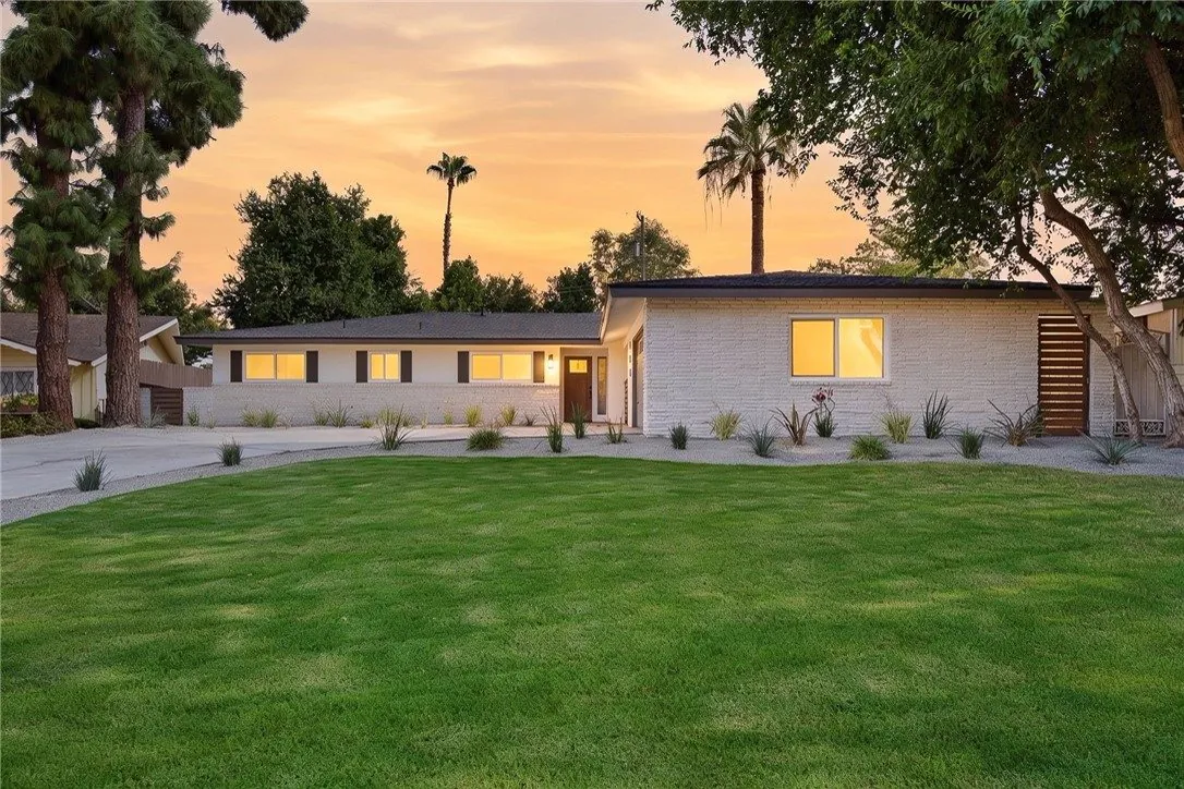 958 Fairway Dr, Bakersfield, CA