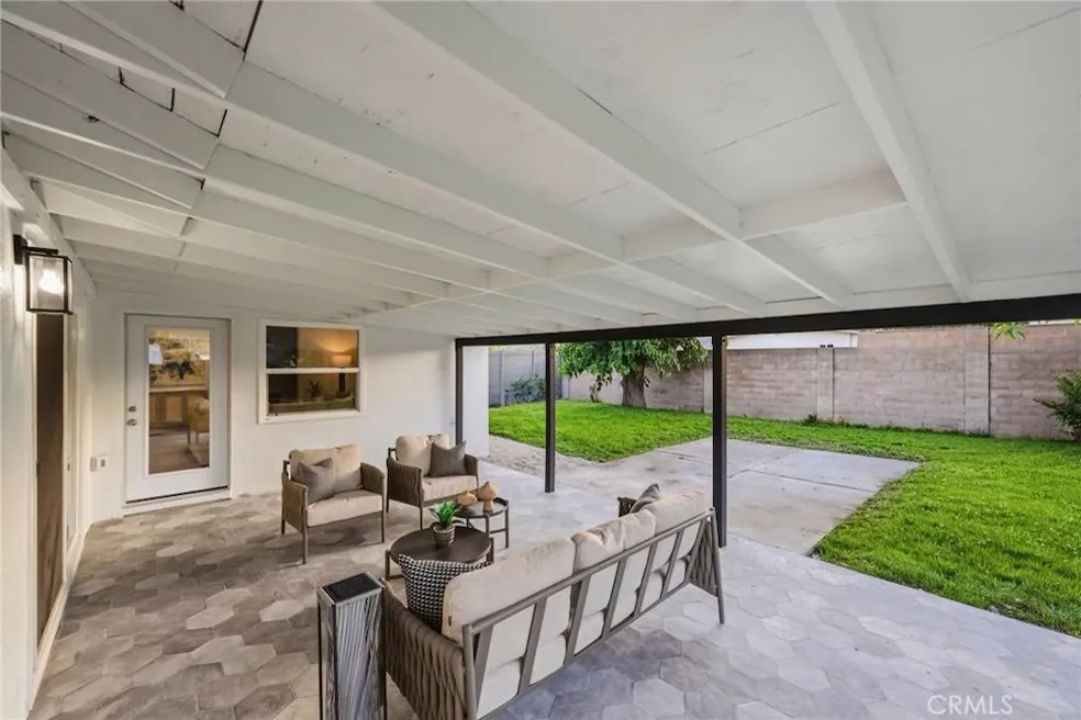 585 N Wendy Dr photo 6